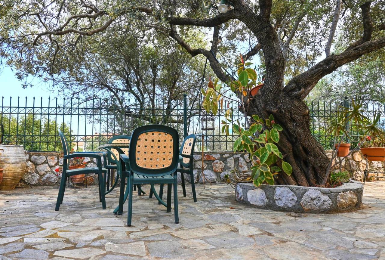Pavlos' Cottage With Beach View Korfos Ngoại thất bức ảnh